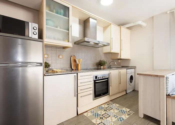 Uhc Els Pins Apartments